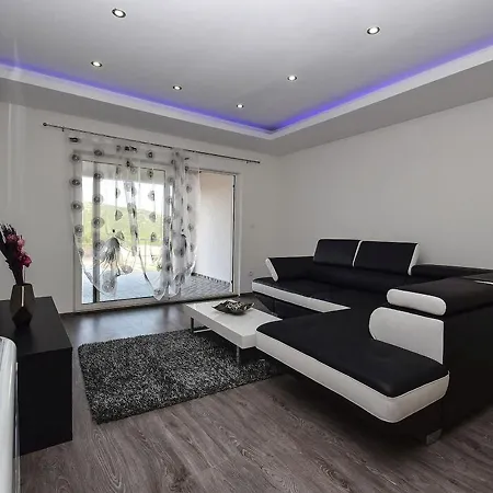 Julija Villa Gacelezi