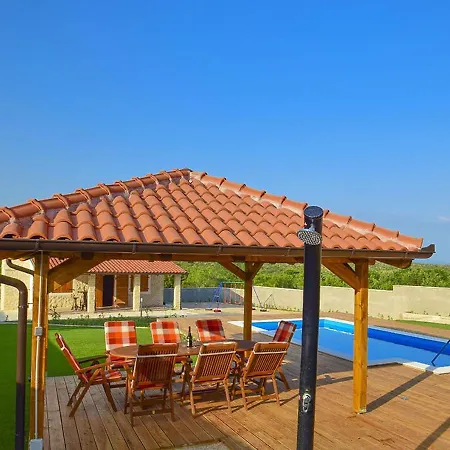 Villa Julija Gacelezi
