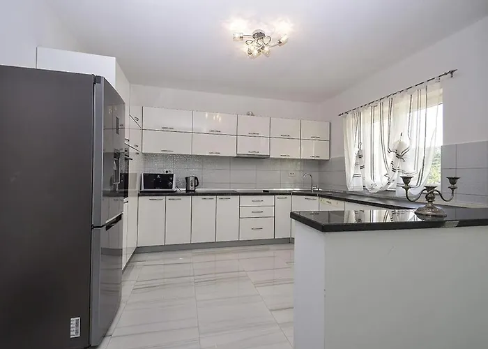 Villa Julija Gacelezi